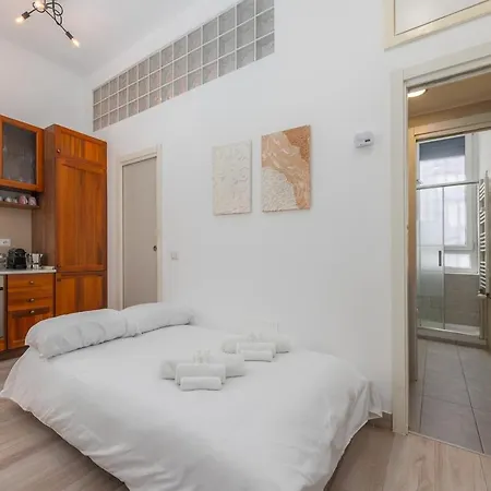 Near To Direct Metro To Duomo And Station - Quiet Apartament