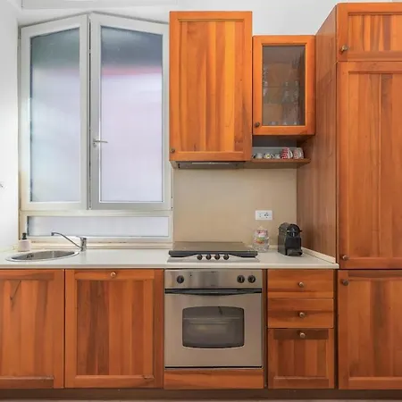 Near To Direct Metro To Duomo And Station - Quiet Apartament *