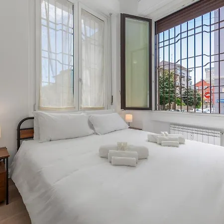 Near To Direct Metro To Duomo And Station - Quiet Apartament *